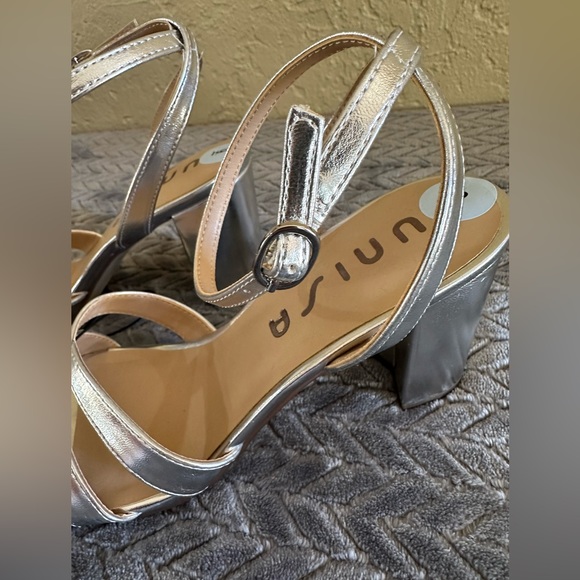 New Unisa Heels - Picture 2 of 6
